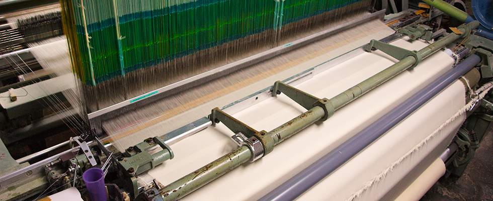 大城戸織布さんとジャカード織機 - 草木染めの天然色工房 tezomeya